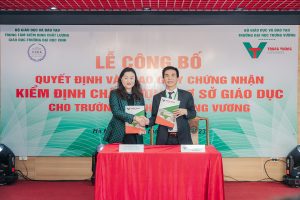 Lễ ký kết thỏa thuận hợp tác giữa Trường Đại học Trưng Vương và Hiệp hội Phát triển hàng tiêu dùng Việt Nam.